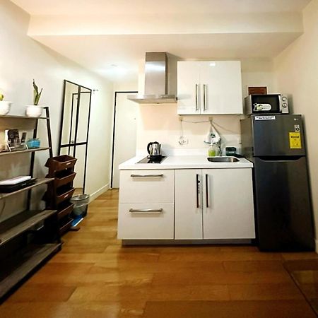 Acqua Private Residence Livingstone Tower Condo Unit With Free Wifi Manila Eksteriør bilde
