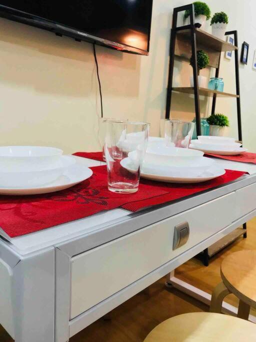 Acqua Private Residence Livingstone Tower Condo Unit With Free Wifi Manila Eksteriør bilde