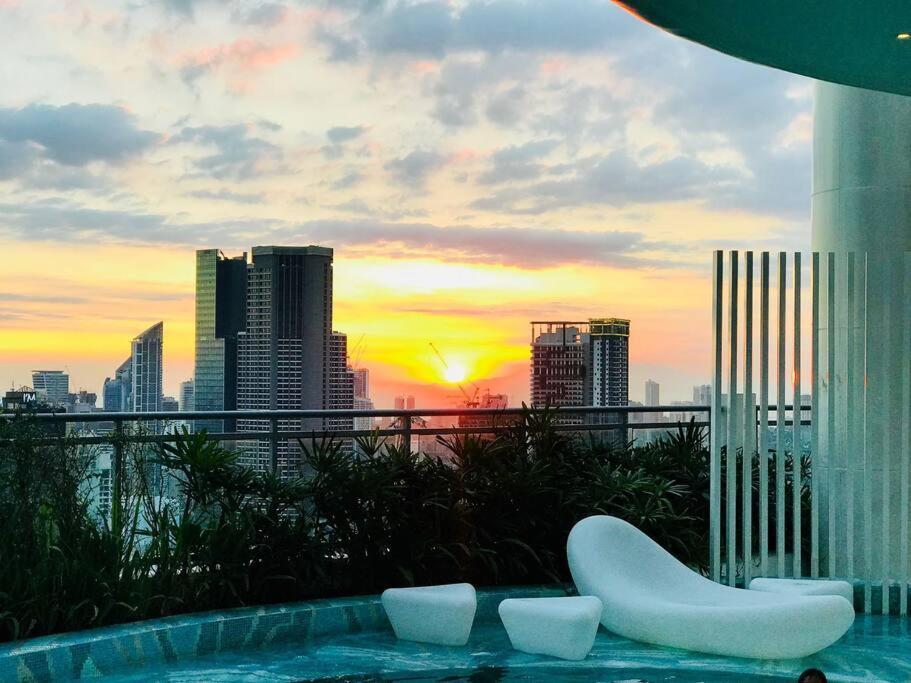 Acqua Private Residence Livingstone Tower Condo Unit With Free Wifi Manila Eksteriør bilde